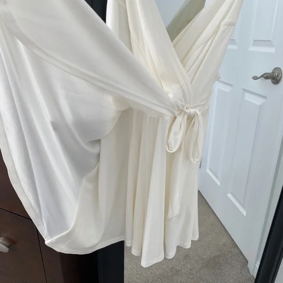 Urban Outfitters Kimchi Blue Veruca Skirted Wrap Romper XS - Picture 4 of 8